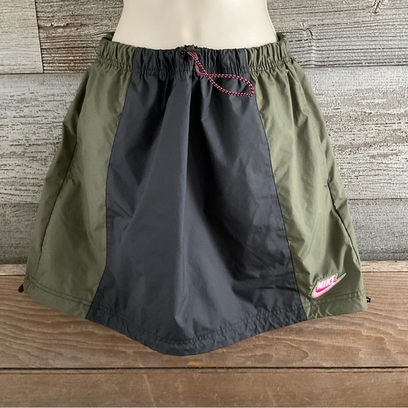 Nike Sportswear Women's Skirt Icon Clash Green Colorblock Sporty Small (K1) - Picture 3 of 9